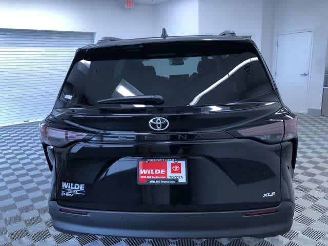 Thumbnail: 2026 Toyota Sienna - 13