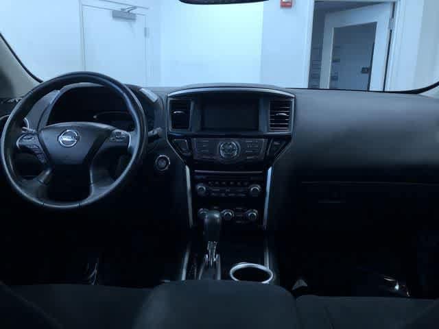 Thumbnail: 2015 Nissan Pathfinder - 40