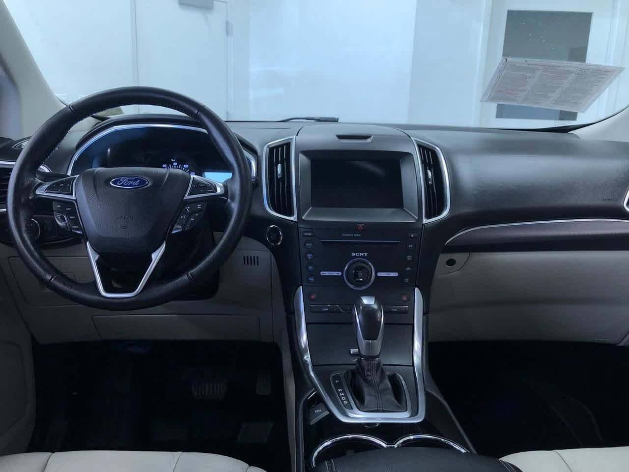 Thumbnail: 2016 Ford Edge - 17