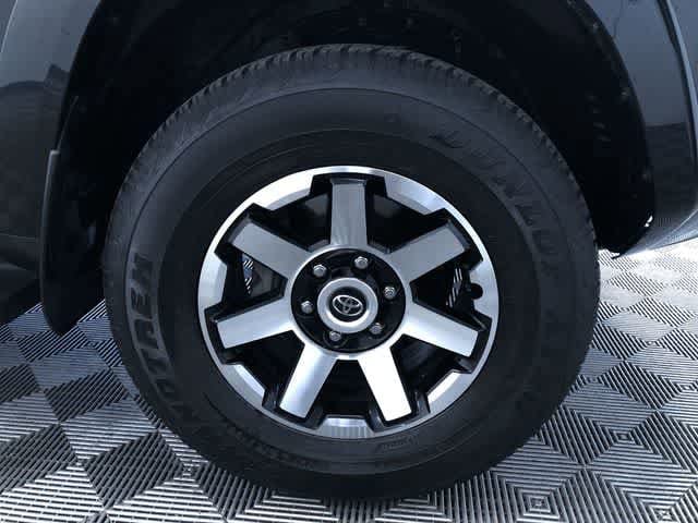 Thumbnail: 2023 Toyota 4Runner - 17