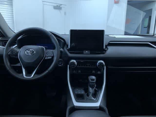 Thumbnail: 2023 Toyota RAV4 - 17