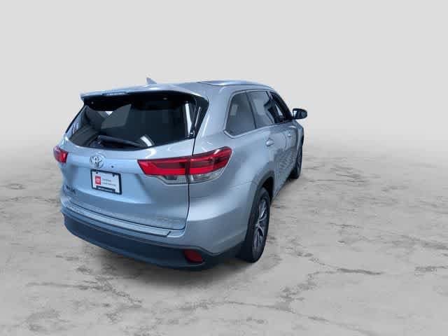 Thumbnail: 2018 Toyota Highlander - 9