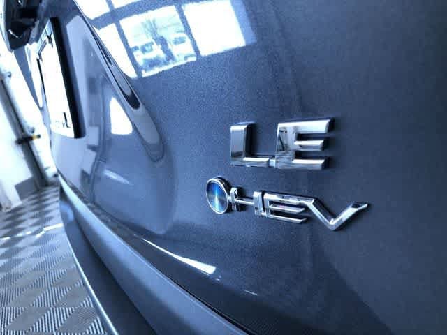 2025 Toyota RAV4 LE - Photo 15