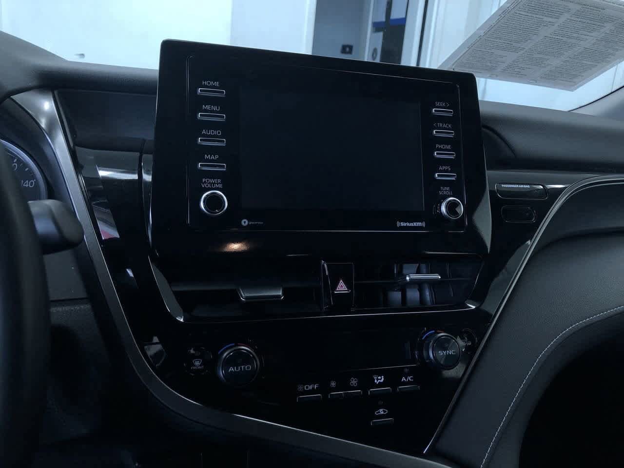 2024 Toyota Camry SE 24