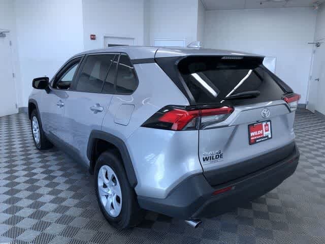 2024 Toyota RAV4 LE photo 4