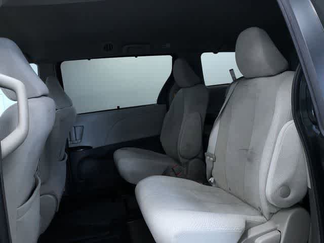 Thumbnail: 2012 Toyota Sienna - 20