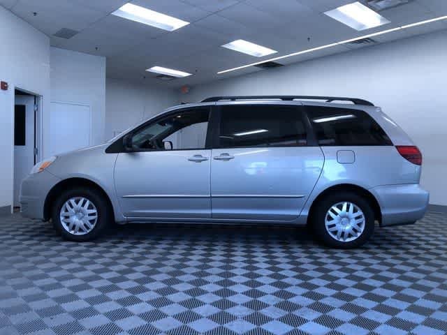 Thumbnail: 2005 Toyota Sienna - 12