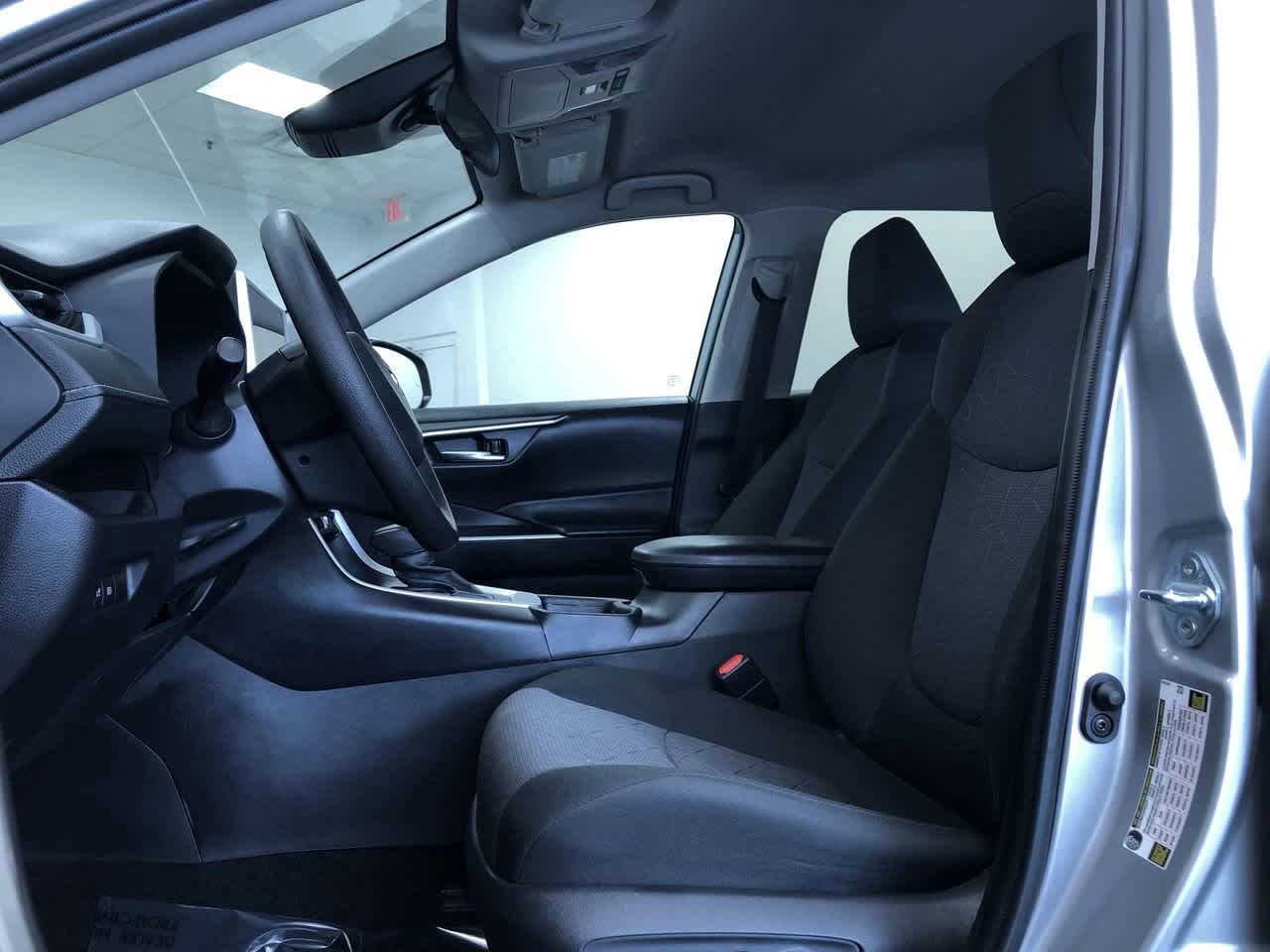 2024 Toyota RAV4 XLE 17
