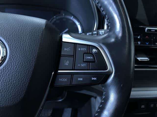 Thumbnail: 2020 Toyota Highlander - 18