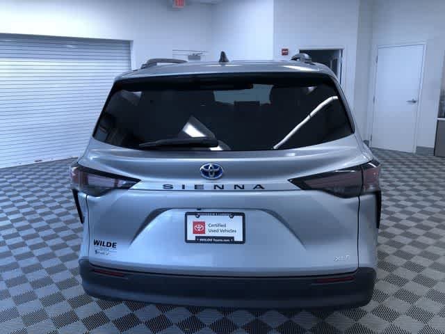 Thumbnail: 2025 Toyota Sienna - 13