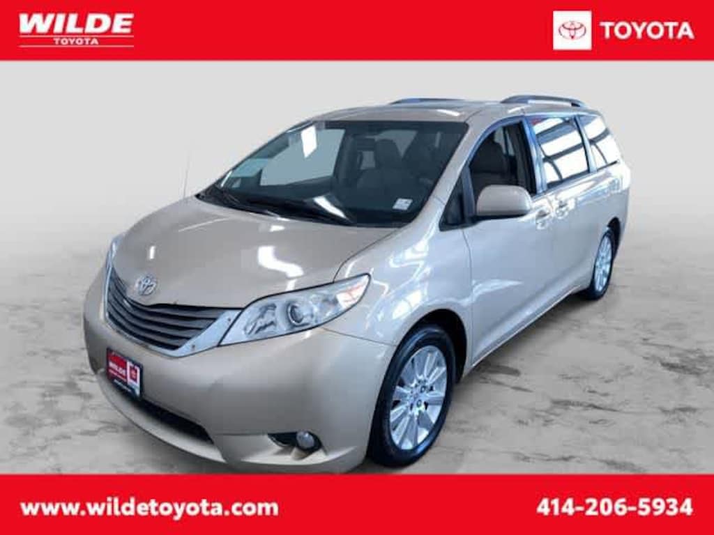 Used 2011 Toyota Sienna XLE Mini-van, Passenger