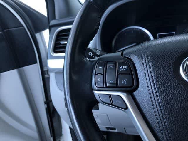 Thumbnail: 2017 Toyota Highlander - 19