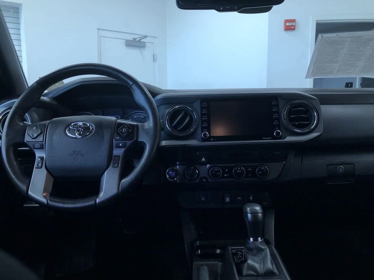 Thumbnail: 2022 Toyota Tacoma - 11