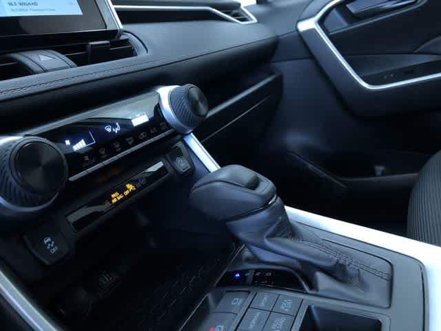 Thumbnail: 2025 Toyota RAV4 - 30