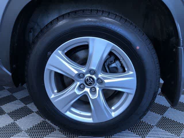 Thumbnail: 2024 Toyota Highlander - 16
