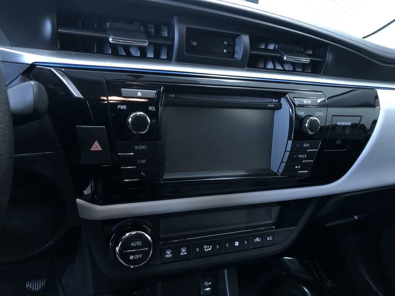 Thumbnail: 2015 Toyota Corolla - 27