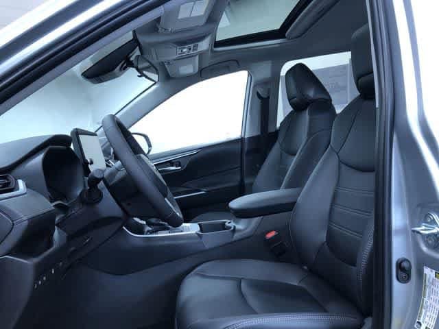 Thumbnail: 2025 Toyota RAV4 - 10