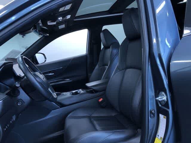 Thumbnail: 2023 Toyota Venza - 18