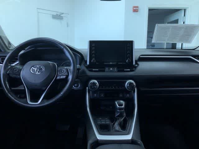 Thumbnail: 2020 Toyota RAV4 - 17