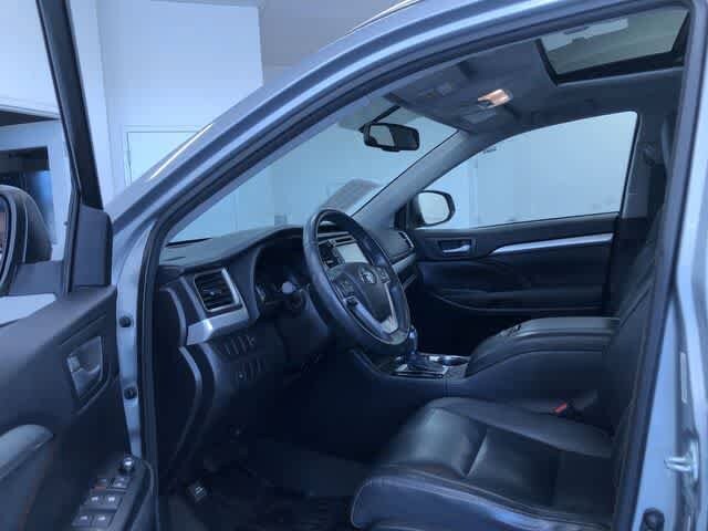 Thumbnail: 2015 Toyota Highlander - 11