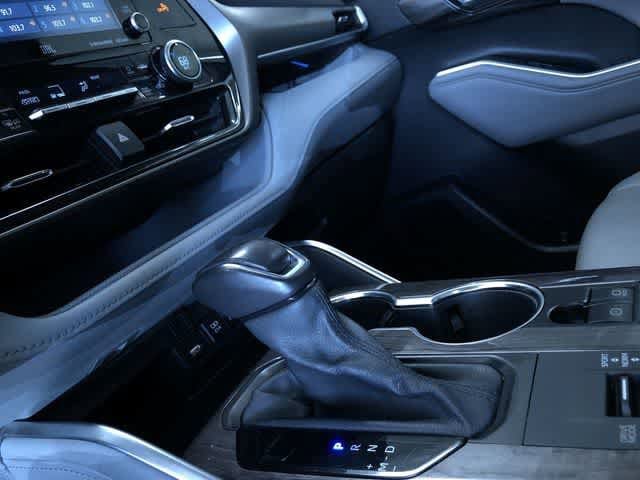 Thumbnail: 2021 Toyota Highlander - 30