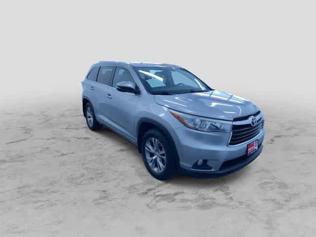 Thumbnail: 2015 Toyota Highlander - 3