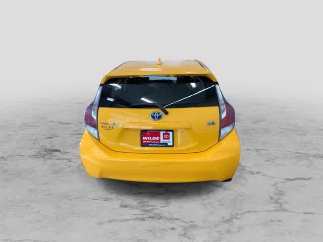 Thumbnail: 2015 Toyota Prius c - 10