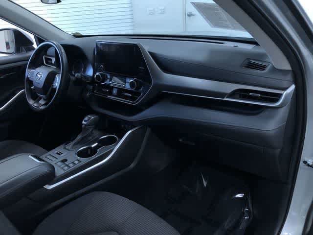 Thumbnail: 2024 Toyota Highlander - 17