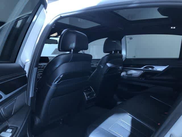 Thumbnail: 2016 BMW 7 Series - 19