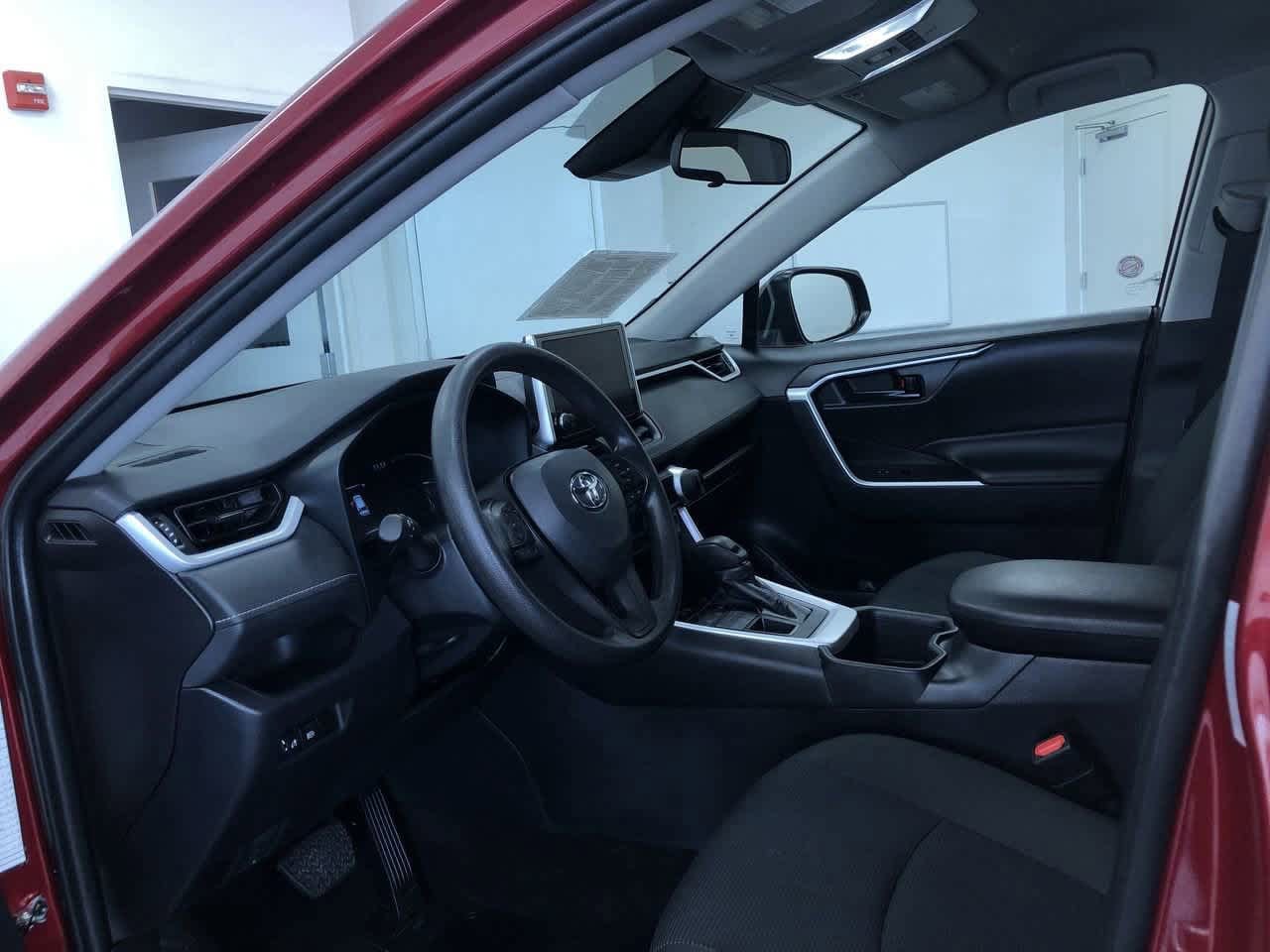 2024 Toyota RAV4 LE 10