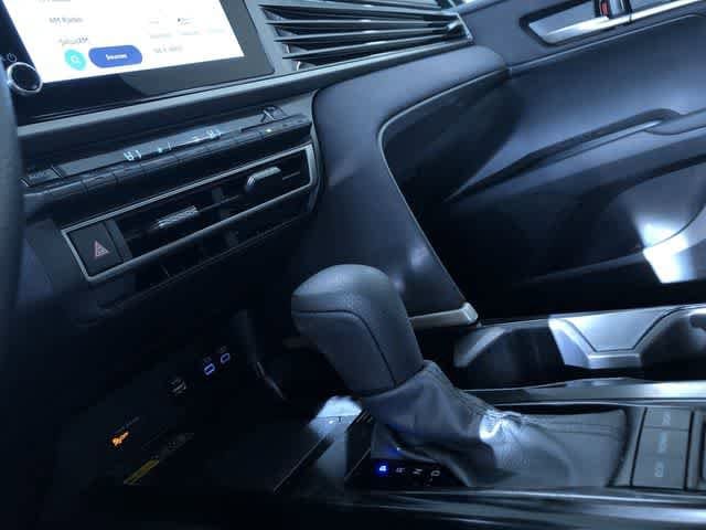 Thumbnail: 2025 Toyota Camry - 31