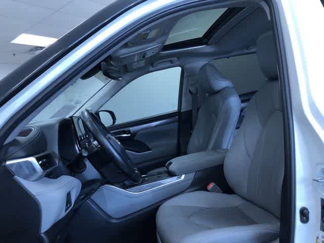 Thumbnail: 2021 Toyota Highlander - 18