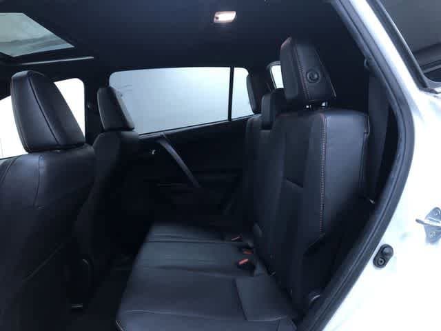 Thumbnail: 2018 Toyota RAV4 - 20