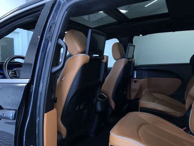 Thumbnail: 2021 Chrysler Pacifica - 20