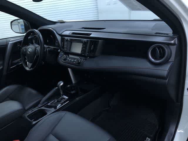 Thumbnail: 2018 Toyota RAV4 - 23