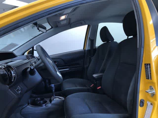 Thumbnail: 2015 Toyota Prius c - 20