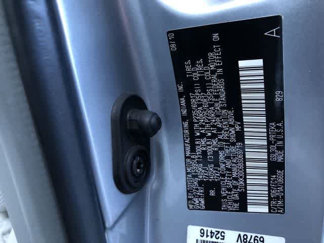 Thumbnail: 2011 Toyota Sienna - 34
