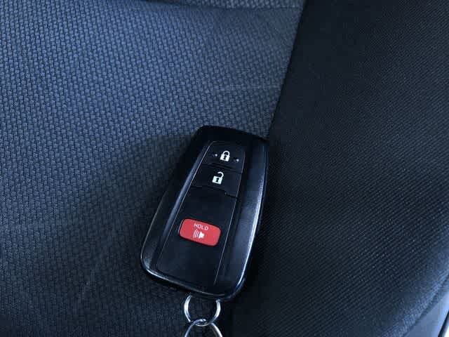 Thumbnail: 2025 Toyota RAV4 - 32