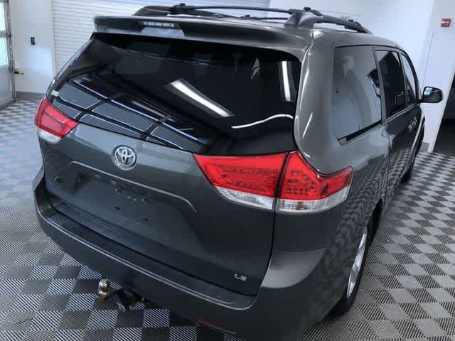 Thumbnail: 2012 Toyota Sienna - 34