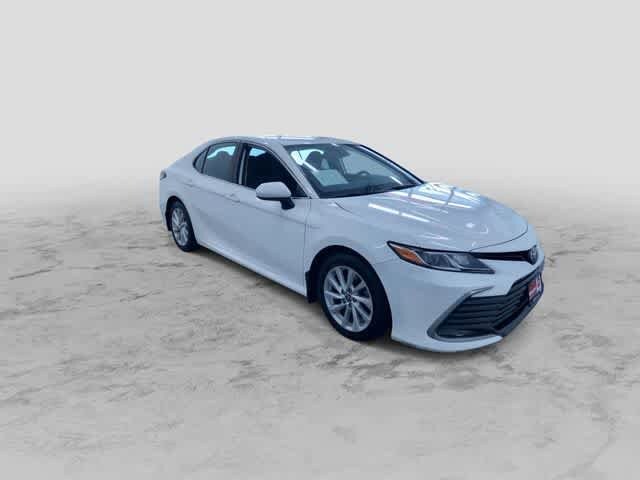 2021 Toyota Camry LE photo 3