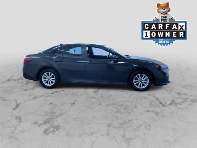 2026 Toyota Camry LE - Photo 2