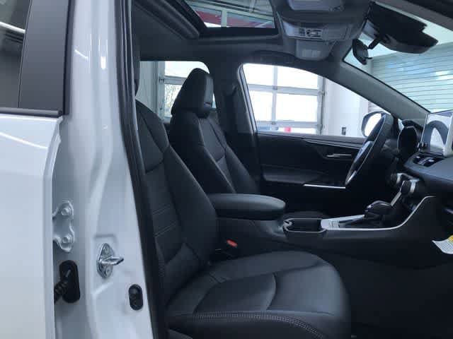 Thumbnail: 2025 Toyota RAV4 - 14