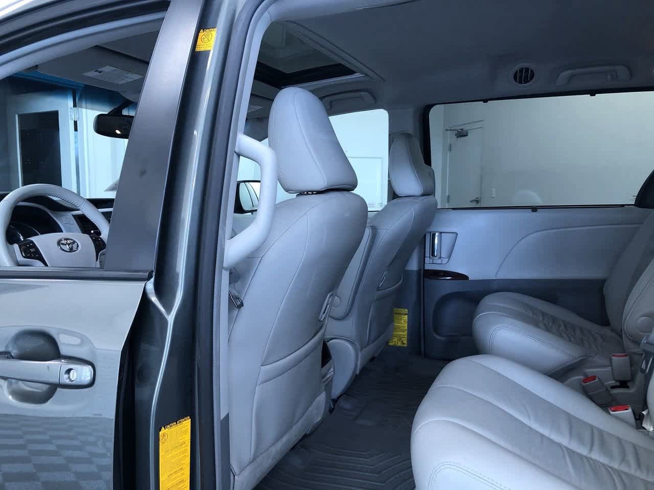 Thumbnail: 2012 Toyota Sienna - 18