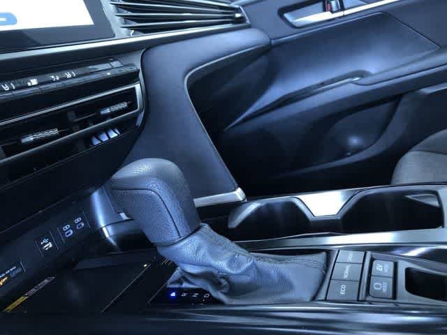 Thumbnail: 2025 Toyota Camry - 30