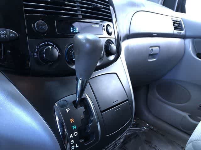 Thumbnail: 2005 Toyota Sienna - 29