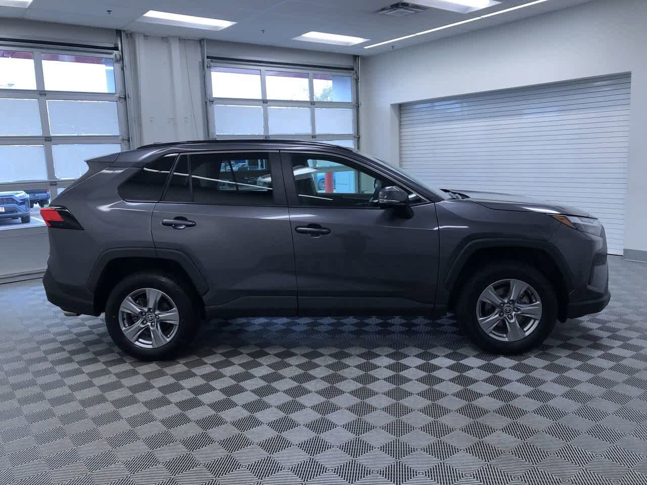 2024 Toyota RAV4 XLE 35
