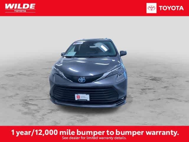 Thumbnail: 2025 Toyota Sienna - 4