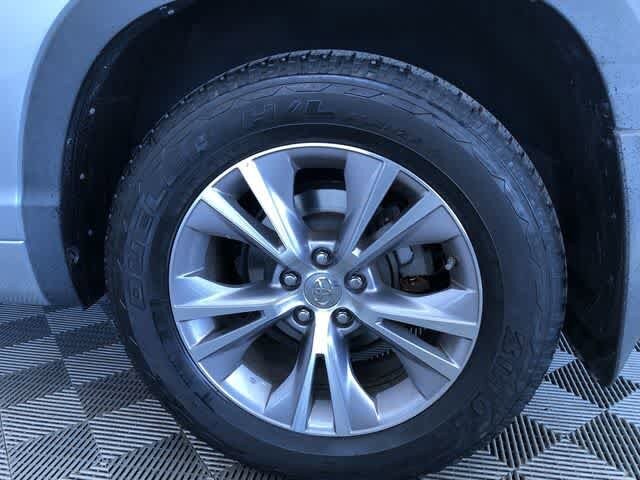 Thumbnail: 2015 Toyota Highlander - 17