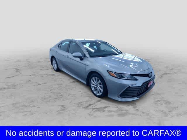 2023 Toyota Camry LE photo 3