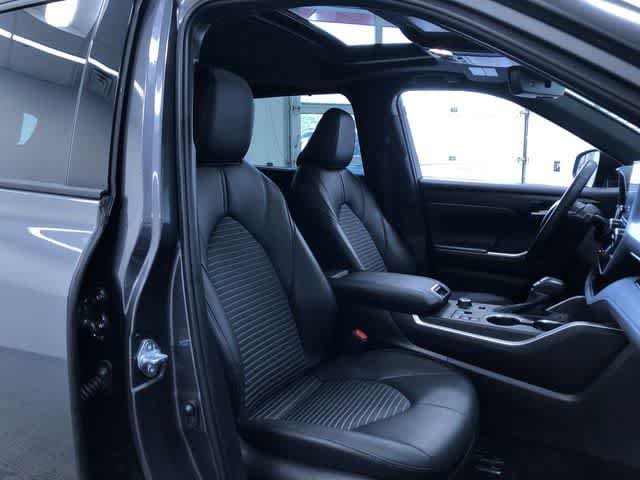 Thumbnail: 2025 Toyota Highlander - 23